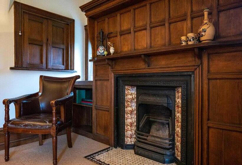 Deluxe Suite King Bed, Berwick Lodge
