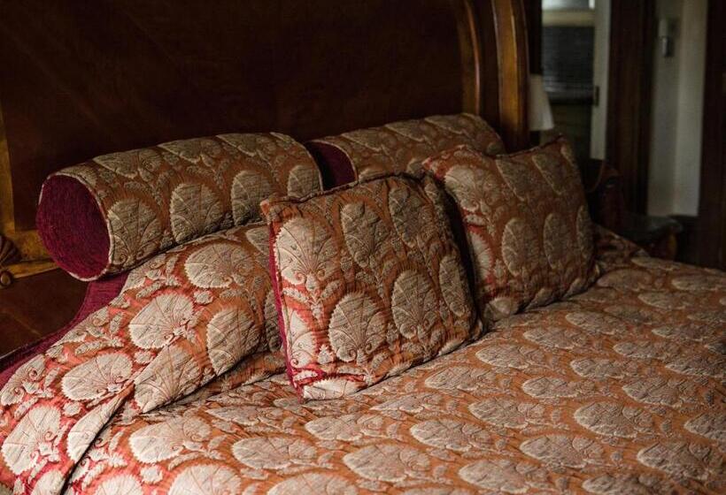 Deluxe Suite King Bed, Berwick Lodge