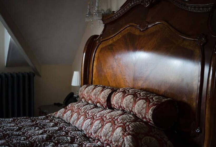 اتاق کلاسیک, Berwick Lodge