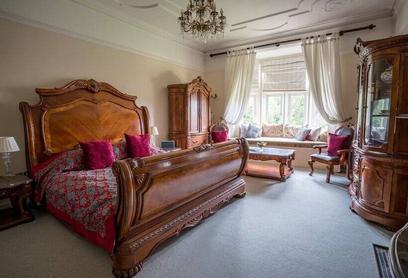 سوییت سوپریور, Berwick Lodge
