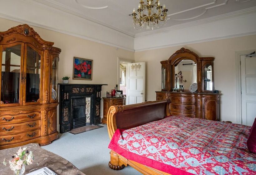 سوییت سوپریور, Berwick Lodge