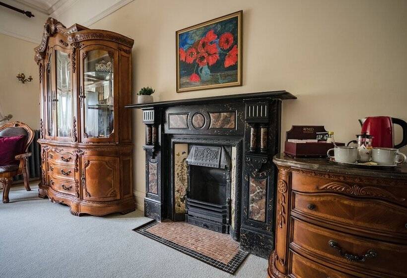 سوییت سوپریور, Berwick Lodge