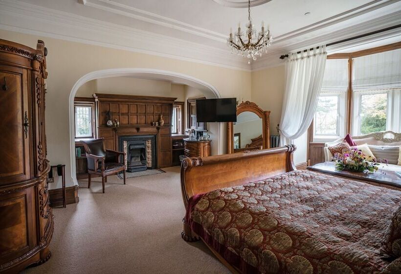 سوییت لوکس, Berwick Lodge