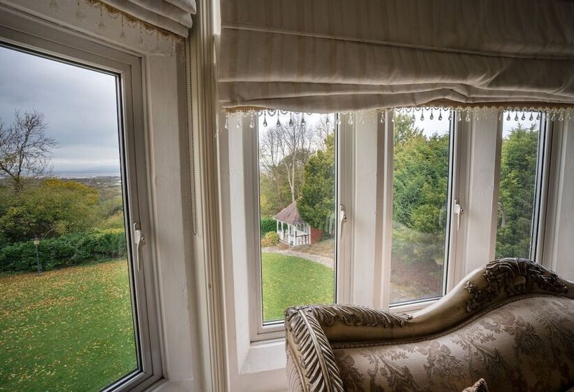 سوییت لوکس, Berwick Lodge