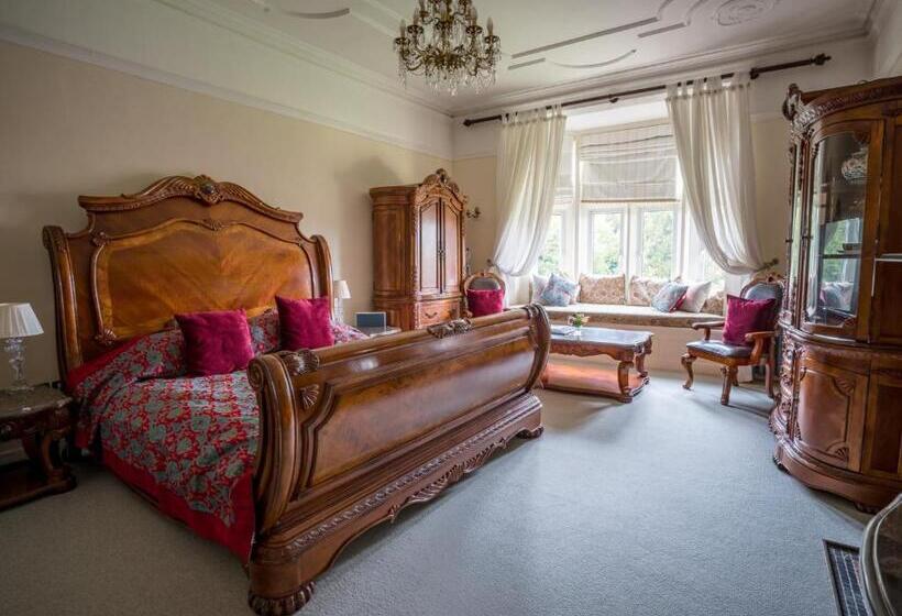 سوییت سوپریور, Berwick Lodge