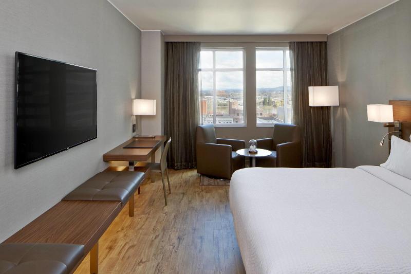 اتاق استاندارد با تخت بزرگ, Ac Hotel By Marriott Portland Downtown, Or