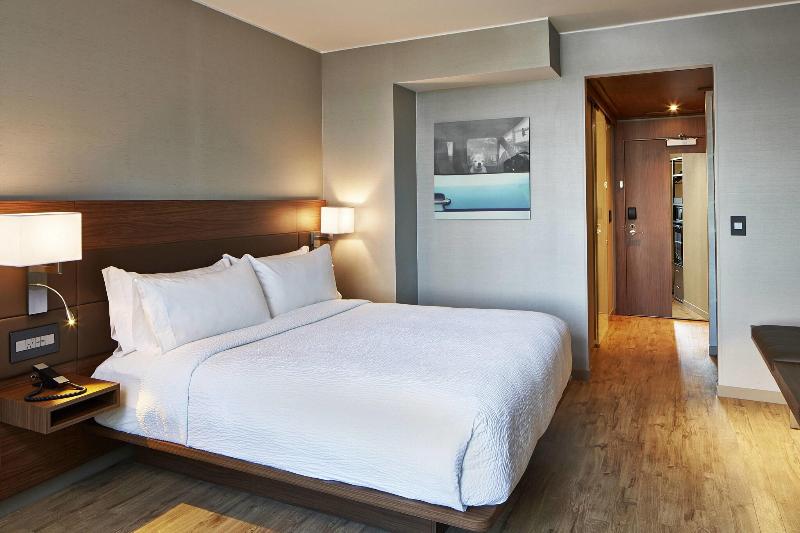 اتاق استاندارد با تخت بزرگ, Ac Hotel By Marriott Portland Downtown, Or