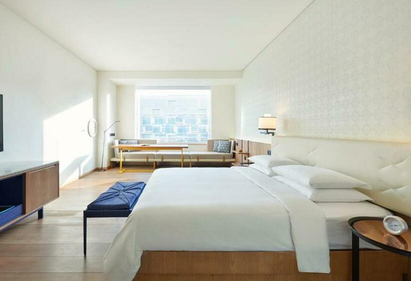 اتاق استاندارد با تخت بزرگ, Andaz Delhi, By Hyatt