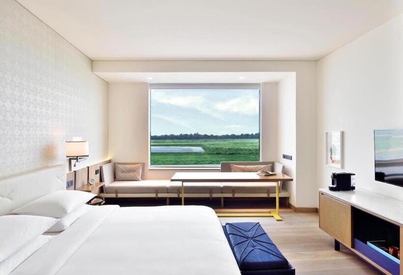 اتاق استاندارد با تخت بزرگ, Andaz Delhi, By Hyatt
