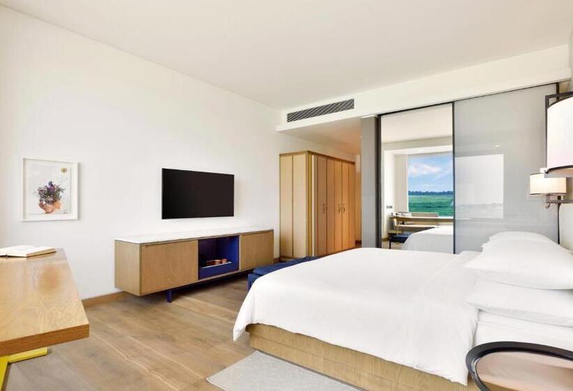 اتاق استاندارد با تخت بزرگ, Andaz Delhi, By Hyatt