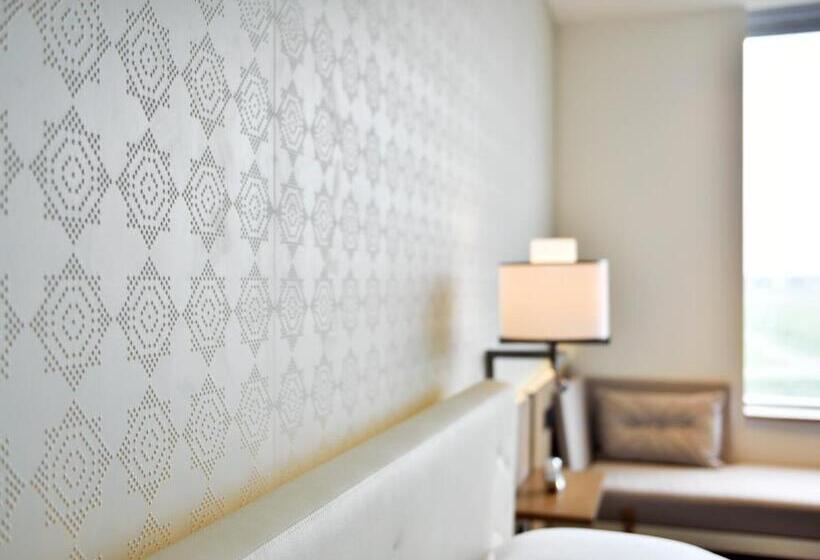 اتاق استاندارد با تخت بزرگ, Andaz Delhi, By Hyatt