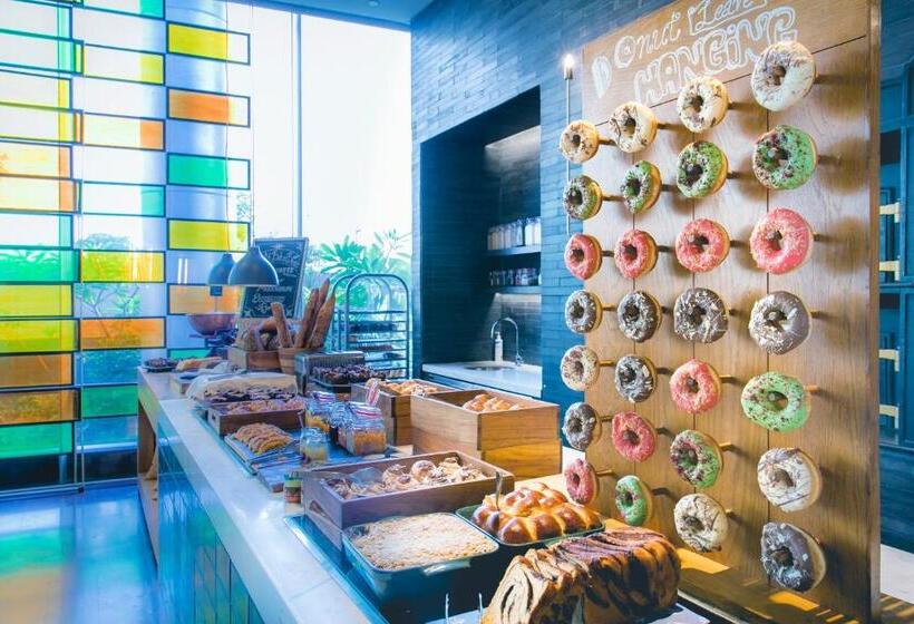 سوئیت با چشم‌انداز, Andaz Delhi, By Hyatt