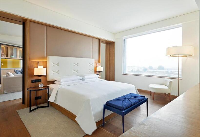 سوییت, Andaz Delhi, By Hyatt