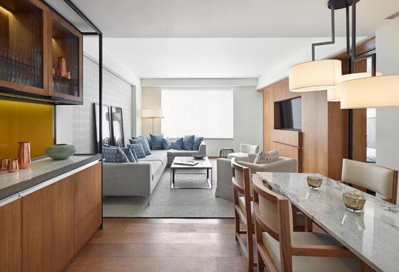 سوئیت با چشم‌انداز, Andaz Delhi, By Hyatt