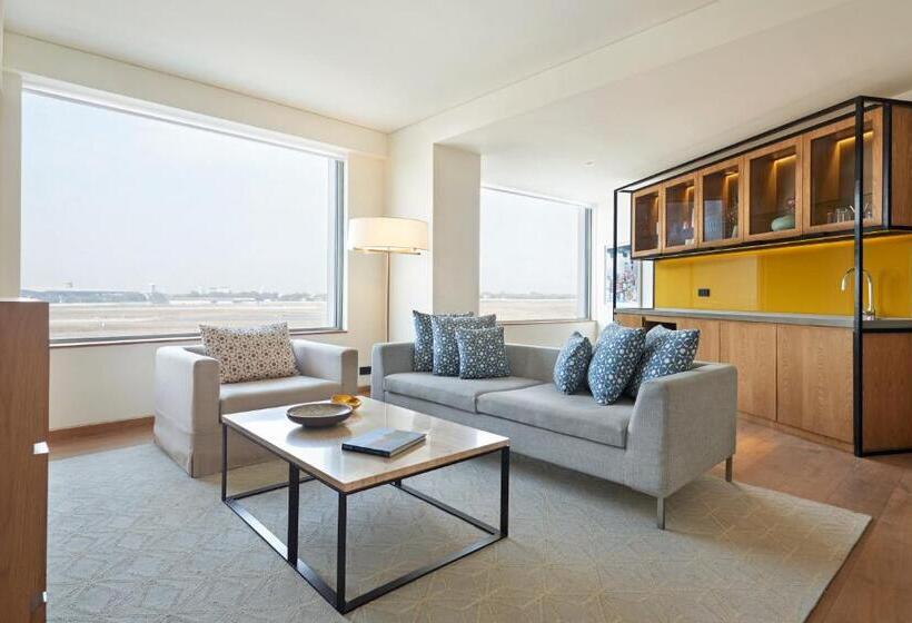 سوئیت با چشم‌انداز, Andaz Delhi, By Hyatt
