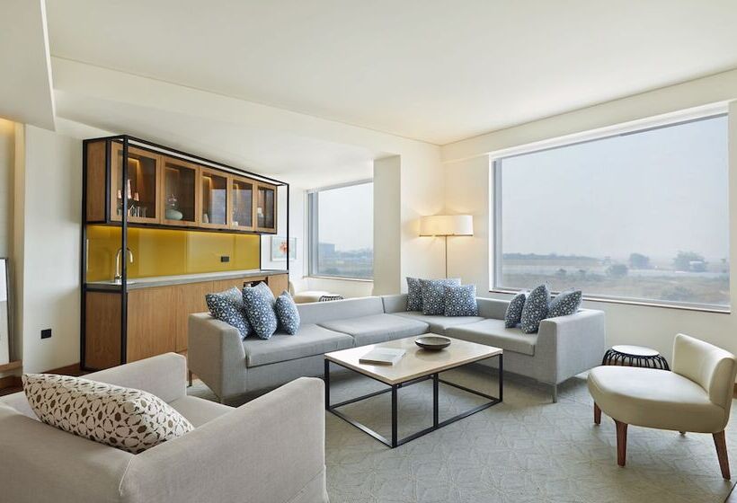 سوئیت با چشم‌انداز, Andaz Delhi, By Hyatt