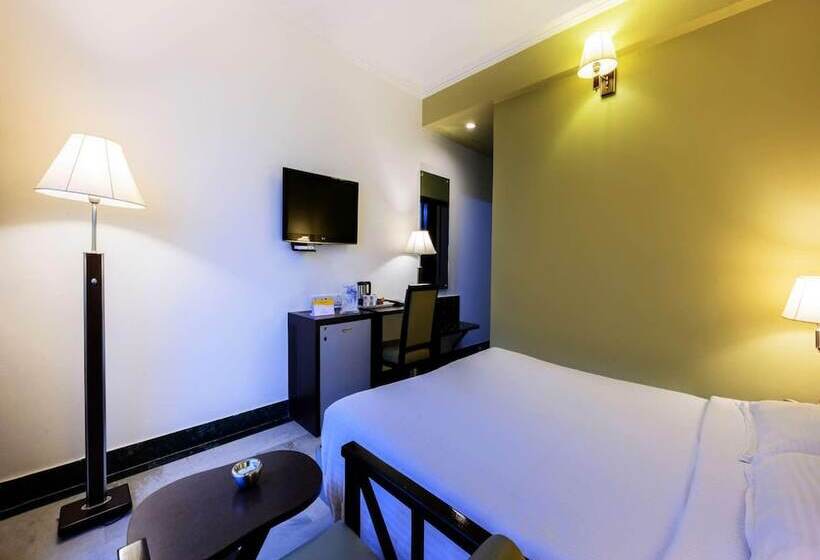 اتاق لوکس, Capitol Residency