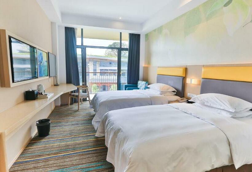اتاق استاندارد با چشم‌انداز کوهستان, Holiday Inn Express Emei Mountain, An Ihg