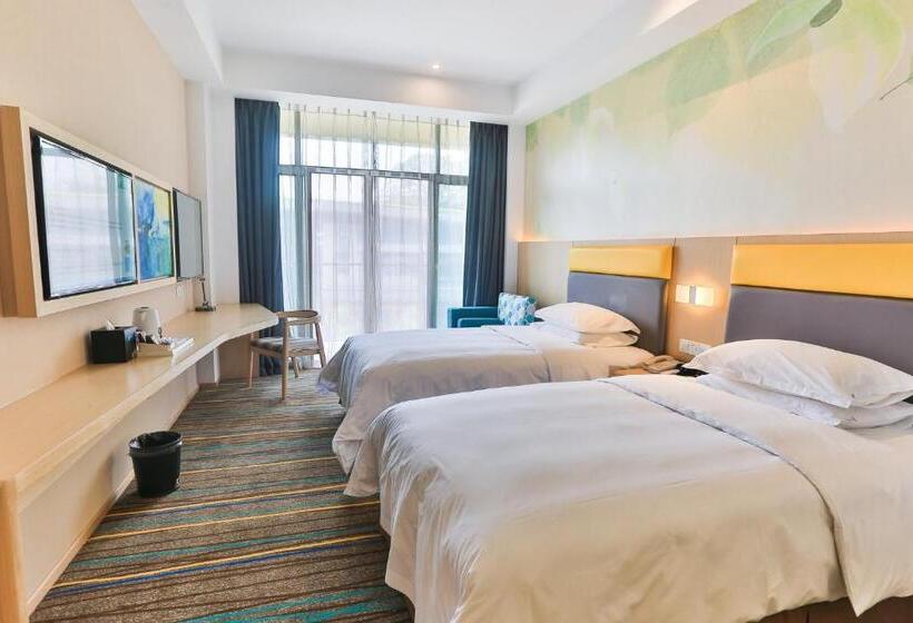 اتاق استاندارد با چشم‌انداز کوهستان, Holiday Inn Express Emei Mountain, An Ihg