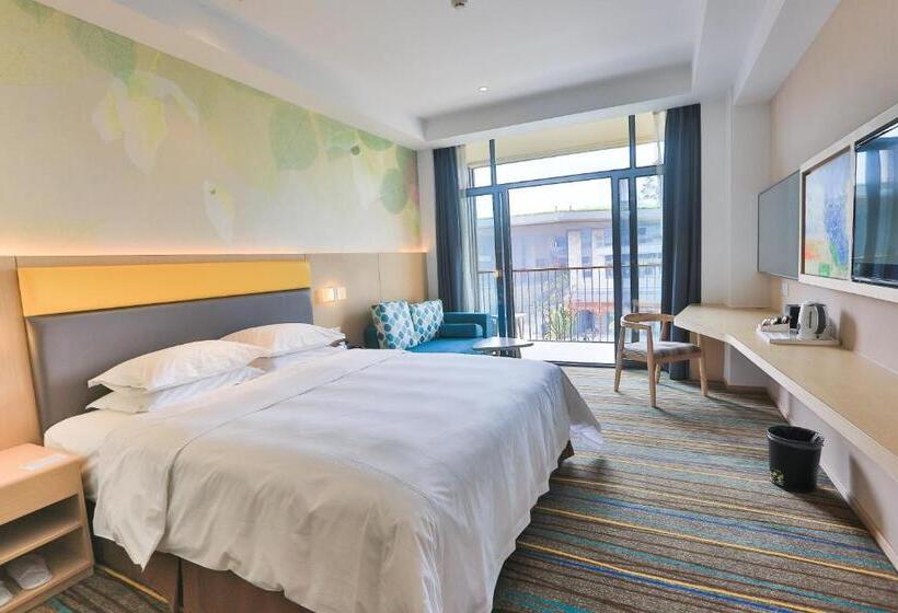 اتاق استاندارد با چشم‌انداز کوهستان, Holiday Inn Express Emei Mountain, An Ihg