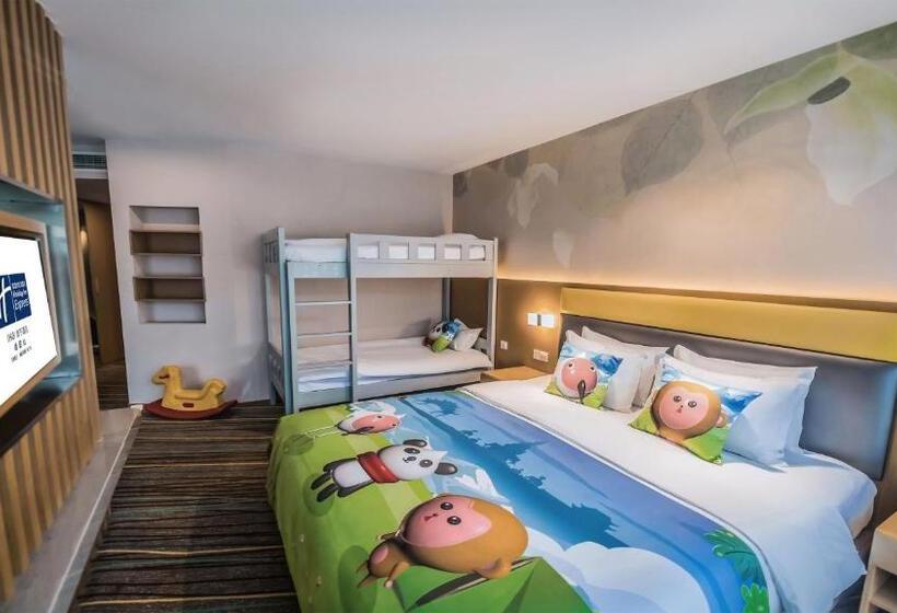 سوئیت با چشم‌انداز رودخانه, Holiday Inn Express Emei Mountain, An Ihg