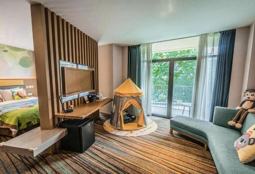 سوئیت با چشم‌انداز رودخانه, Holiday Inn Express Emei Mountain, An Ihg