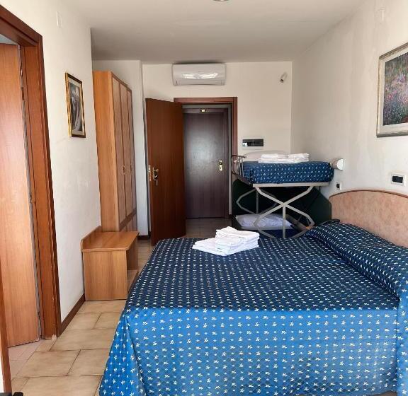 اتاق استاندارد چهار تخته, Holiday