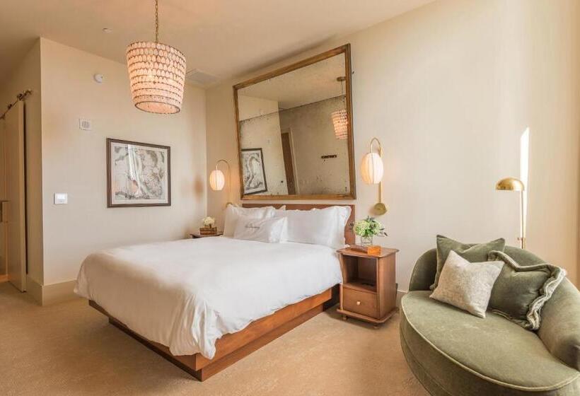 اتاق سوپریور با تخت بزرگ, The Dewberry Charleston
