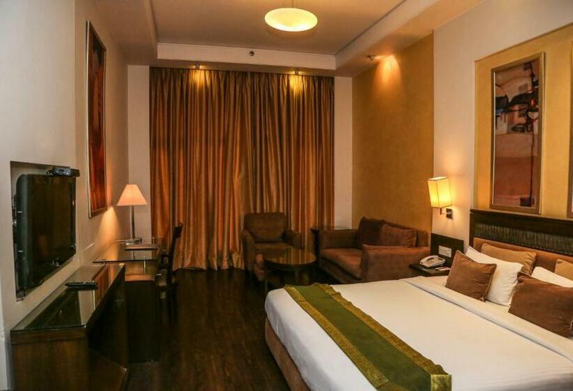 اتاق لوکس, Western Court Panchkula