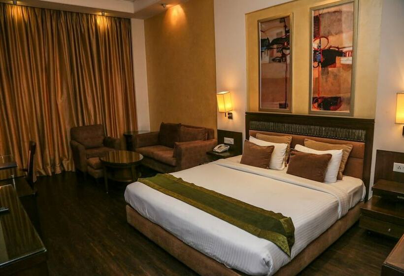 اتاق لوکس, Western Court Panchkula