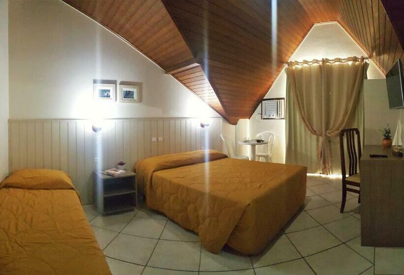 کلبه ییلاقی, Bomar Residence