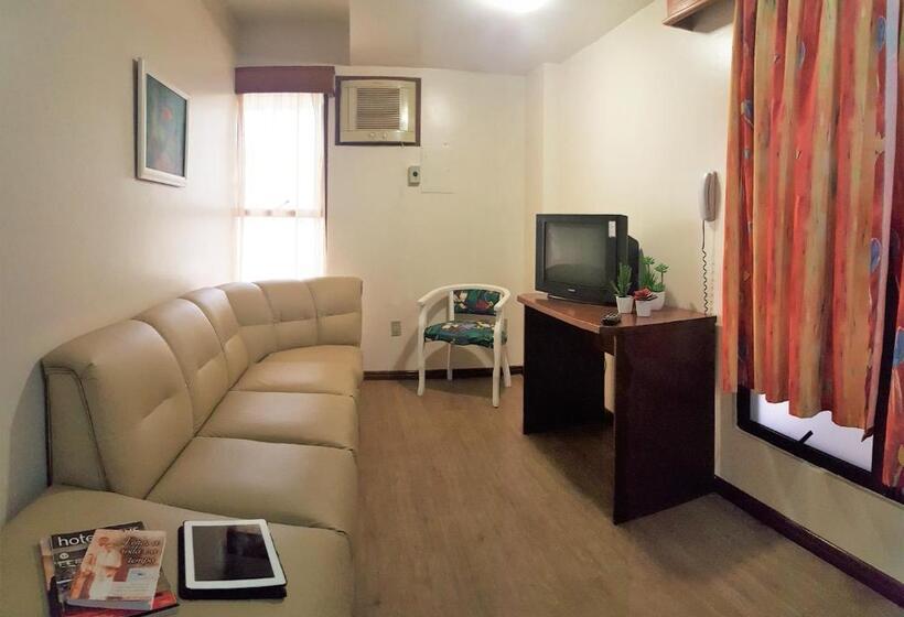 اتاق خانوادگی, Bomar Residence