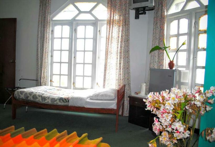 اتاق لوکس سه تخته, Binota