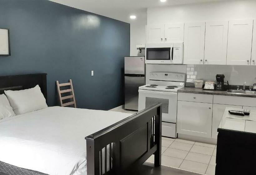 اتاق استاندارد, Cloud 9 Inn