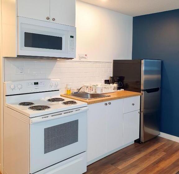 اتاق استاندارد, Cloud 9 Inn