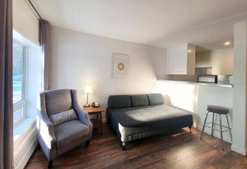 اتاق خانوادگی, Cloud 9 Inn