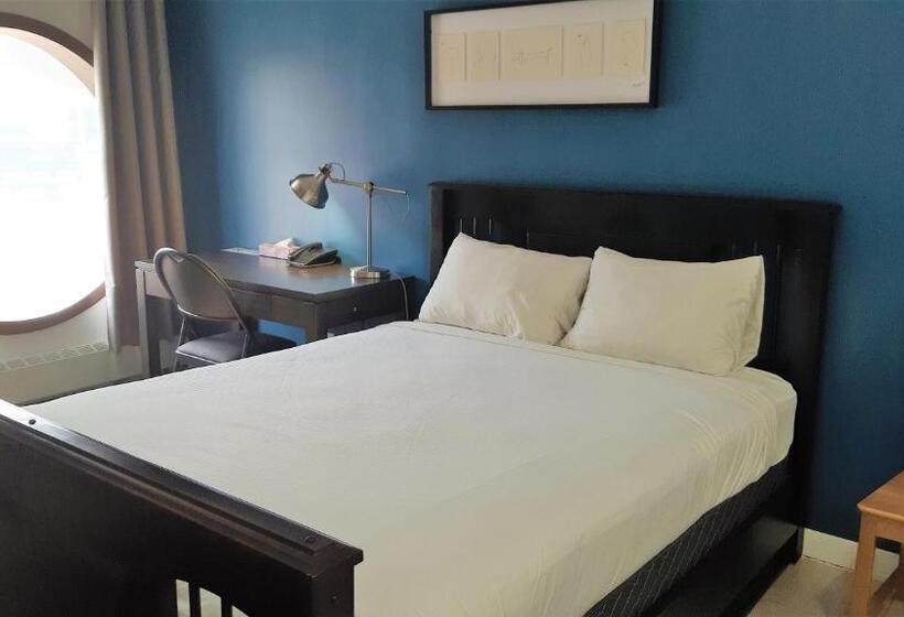 اتاق استاندارد, Cloud 9 Inn