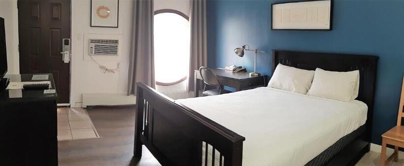 اتاق استاندارد, Cloud 9 Inn