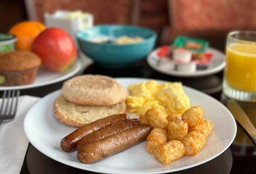 اتاق اکونومی, Cloud 9 Inn