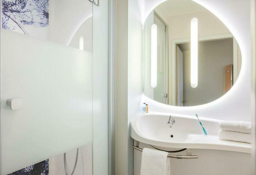 اتاق استاندارد با تخت‌های تاشو, Ibis Budget Mulhouse Centre Gare