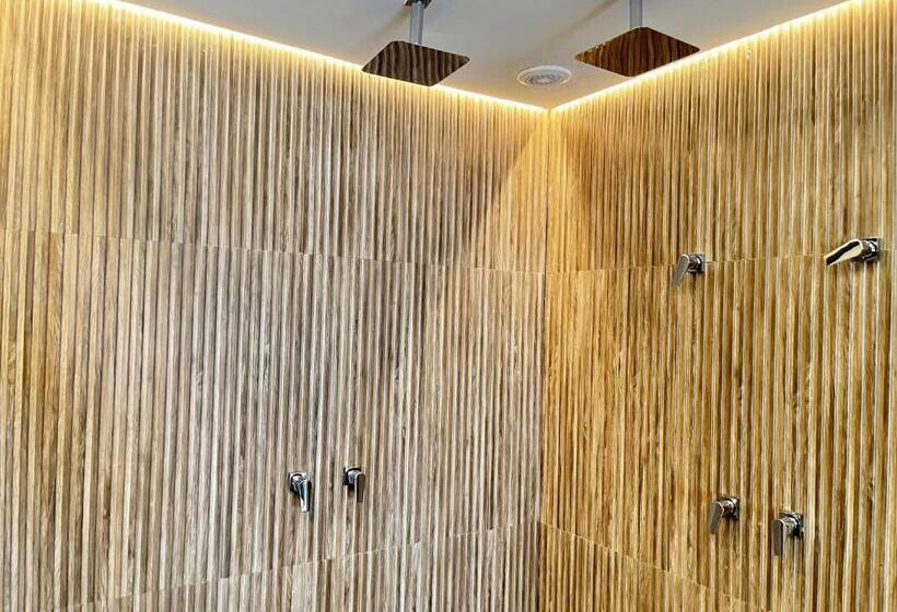 اتاق استاندارد با تخت بزرگ, Savoy Excellence
