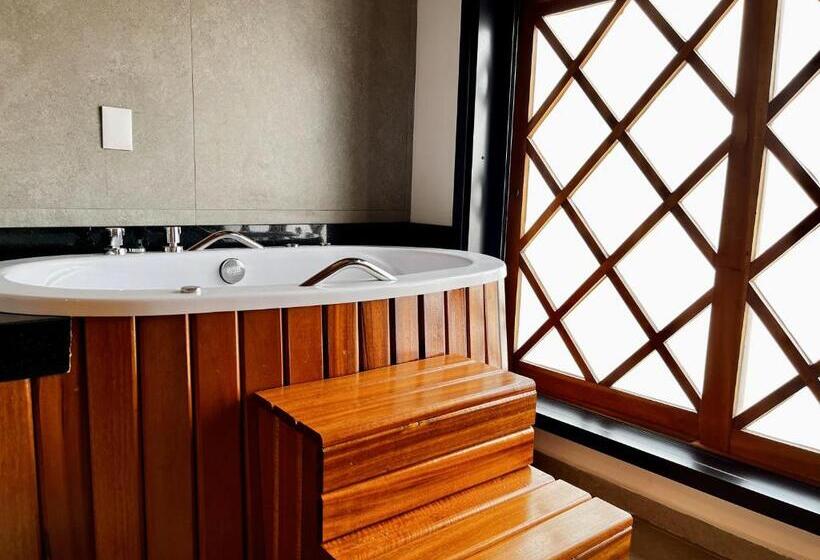 اتاق استاندارد با تخت بزرگ, Savoy Excellence