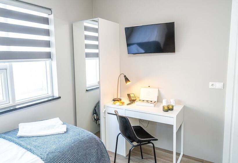 اتاق استاندارد یک تخته با سرویس بهداشتی مشترک, Guesthouse Keflavik By Reykjavik Keflavik Airport
