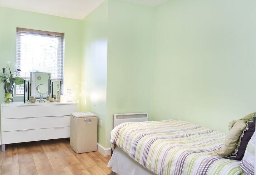 آپارتمان 3 خوابه, Riverbank View Three Bedroom Apartment With Free Parking
