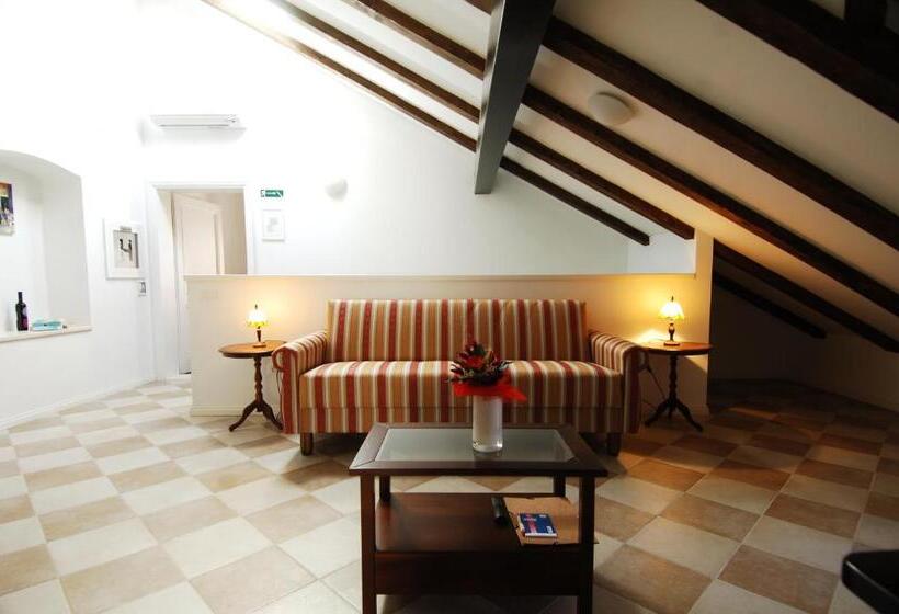 آپارتمان 1 خوابه, Sunce Palace Apartments With Free Offsite Parking