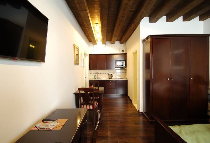استودیوی سوپریور, Sunce Palace Apartments With Free Offsite Parking