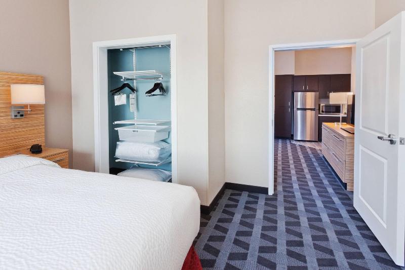 Suite Queen Bed, Towneplace Suites Dothan