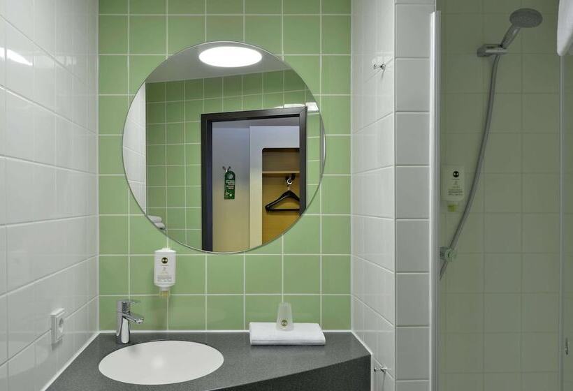 اتاق استاندارد سه نفره, B&b Hotel Osnabrück