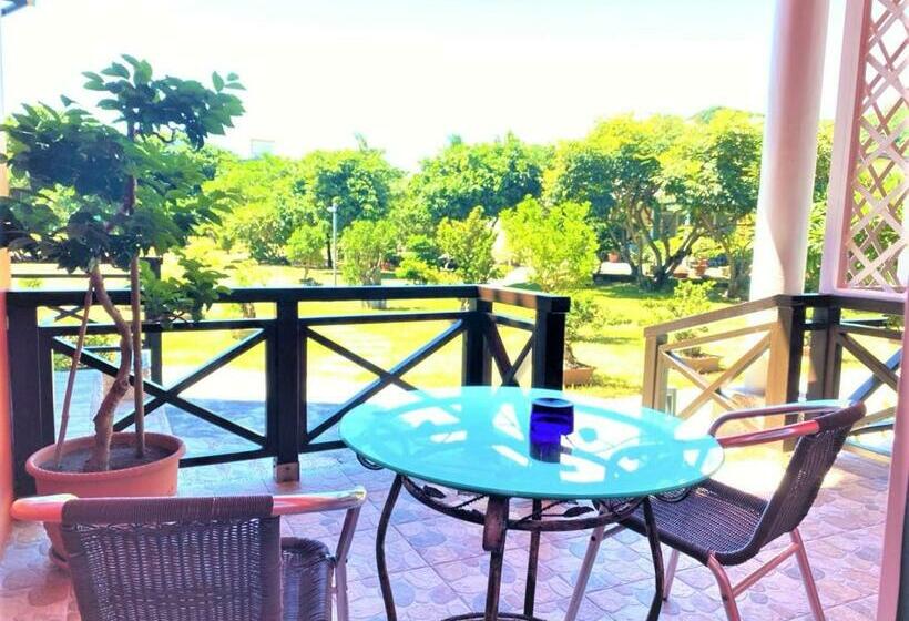 اتاق استاندارد با بالکن, Kenting Hemingway