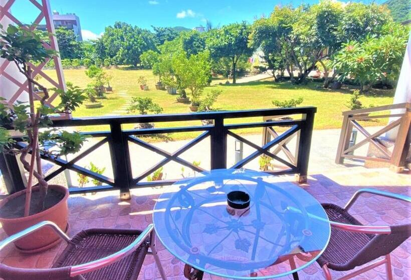 اتاق استاندارد با بالکن, Kenting Hemingway